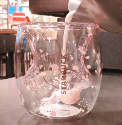 Starbucks cat claw digital campaign in China