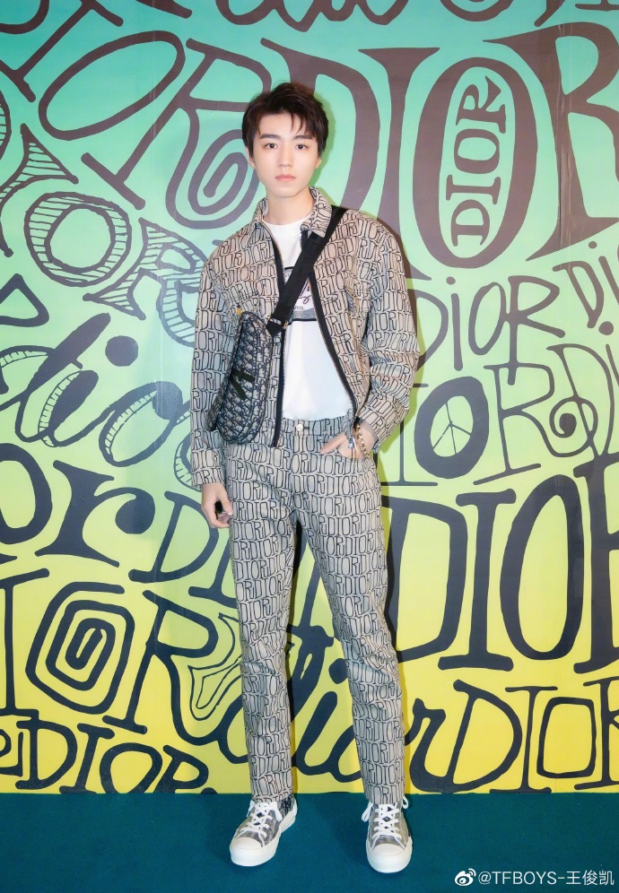 Kerry Wang of TFboys has endorsed the brand Anessa - Chinese celebrity brand endorsers