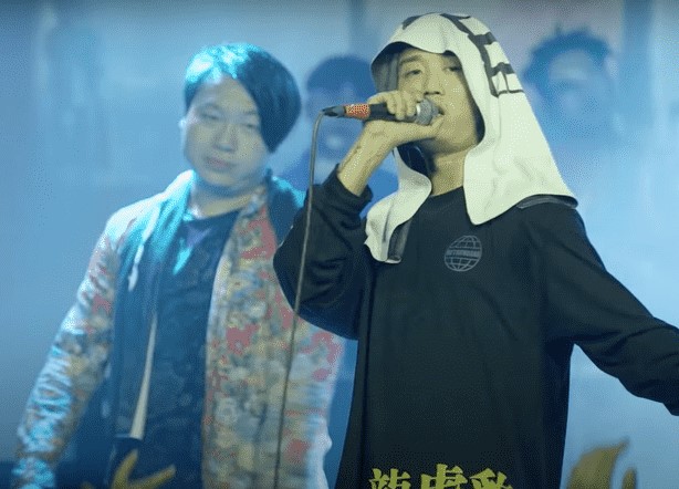 Wudu Montana (left) and Gai (right) on stage