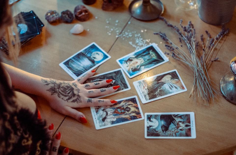 Traditional and modern Chinese superstitions: Ghosts, gods, fate, and wedding dates